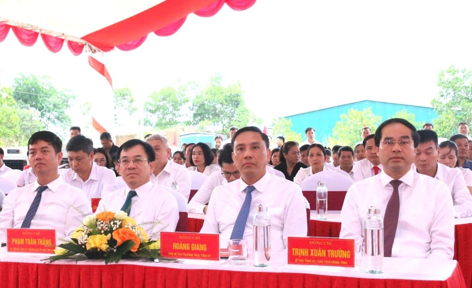 bi-thu.jpg