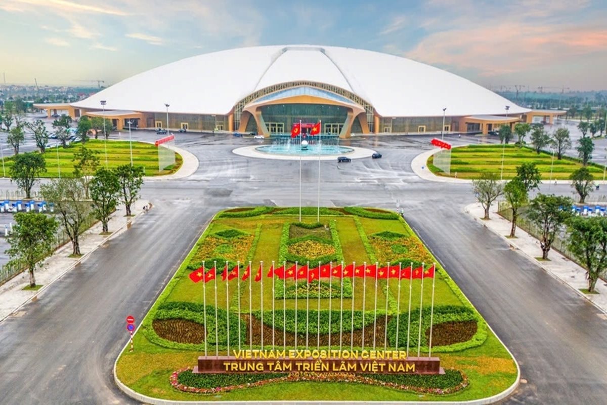 khai-mac-trien-lam-thanh-tu-dat-nuoc.jpg