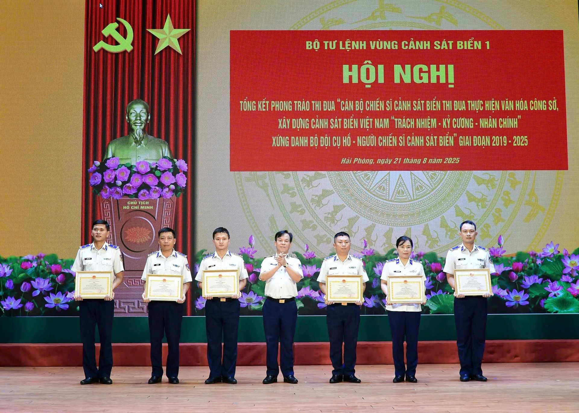 khen-thuong.jpg