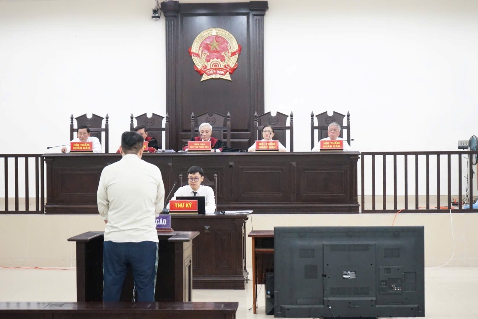 27-8-tatp-dao-luadao9.jpg