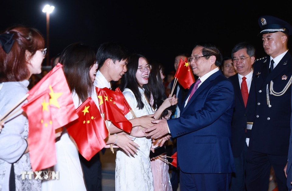 Lễ đón Thủ tướng Phạm Minh Chính đến Thiên Tân, bắt đầu chuyến tham dự Hội nghị Thượng đỉnh Tổ chức Hợp tác Thượng Hải (SCO) 2025. (Ảnh: Dương Giang/TTXVN)