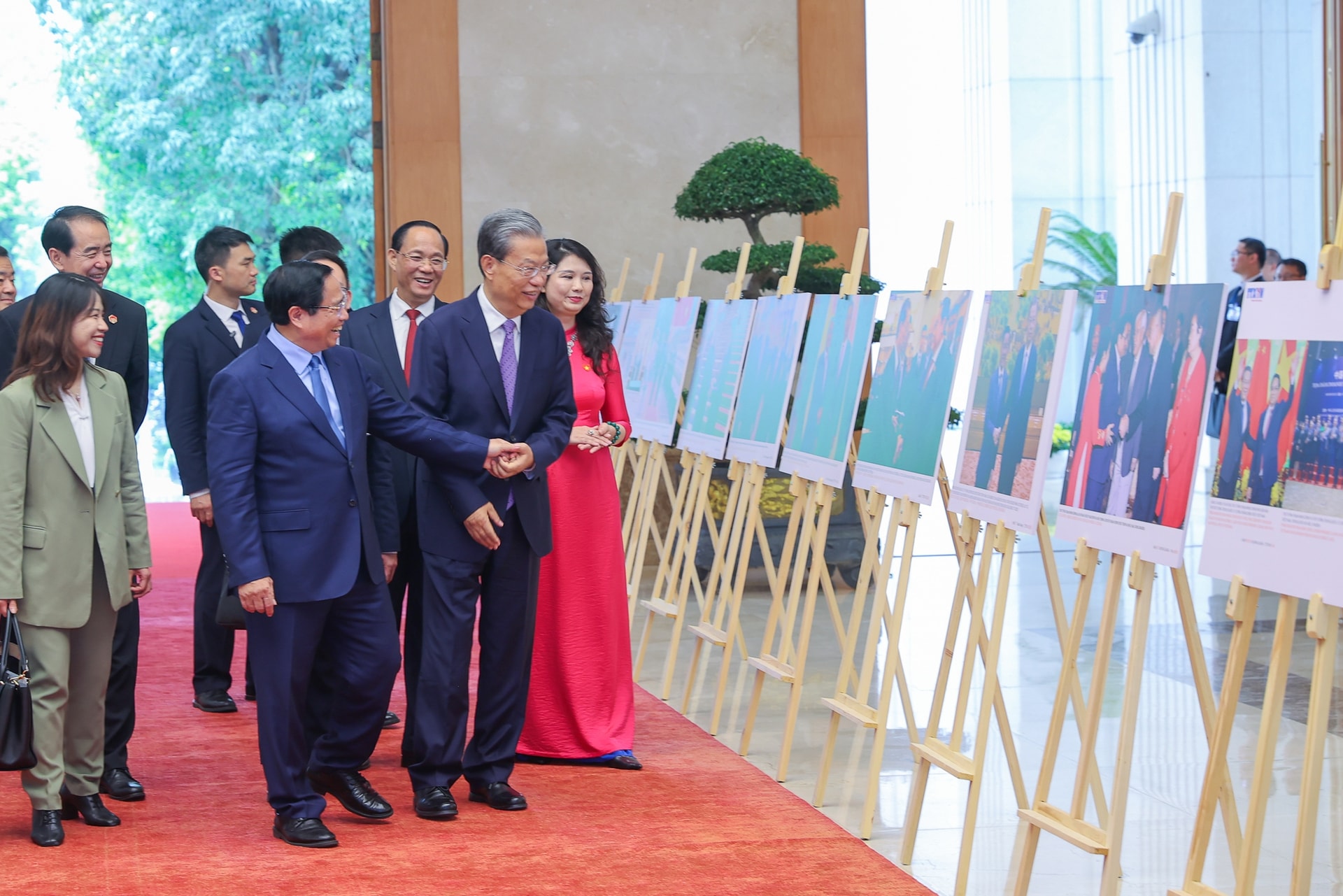 Thủ tướng Phạm Minh Chính hội kiến Ủy viên trưởng Nhân đại Toàn quốc Trung Quốc- Ảnh 2.