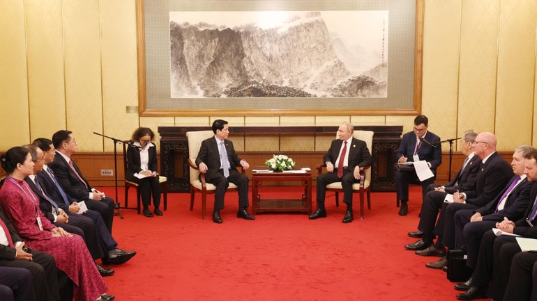 vna-potal-chu-tich-nuoc-luong-cuong-hoi-kien-sua-tong-thong-nga-vladimir-putin-8254453-1-9360.jpg