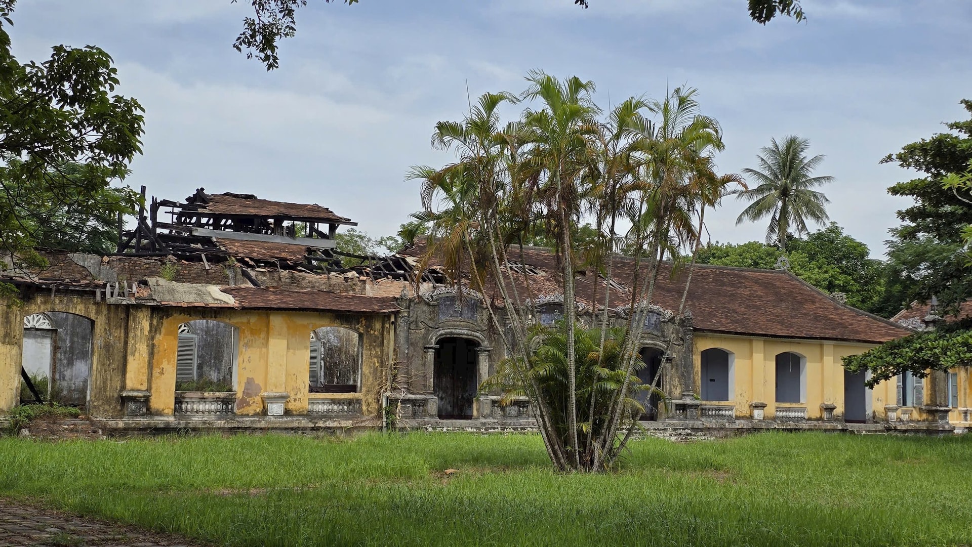 quoc-tu-giam-1.jpg