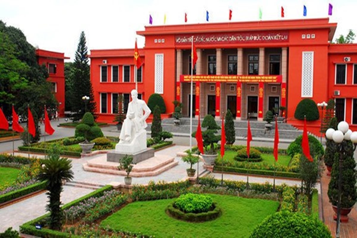 quy-dinh-ve-dao-tao-trung-cap-cao-cap-ly-luan-chinh-tri.jpg