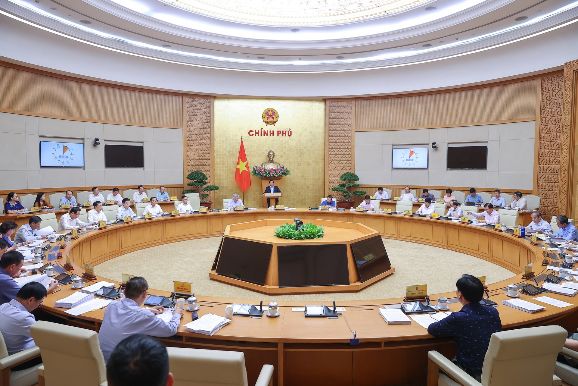 Thủ tướng: Kiên định mục tiêu tăng trưởng cao nhưng bền vững, ổn định và phát triển- Ảnh 1.