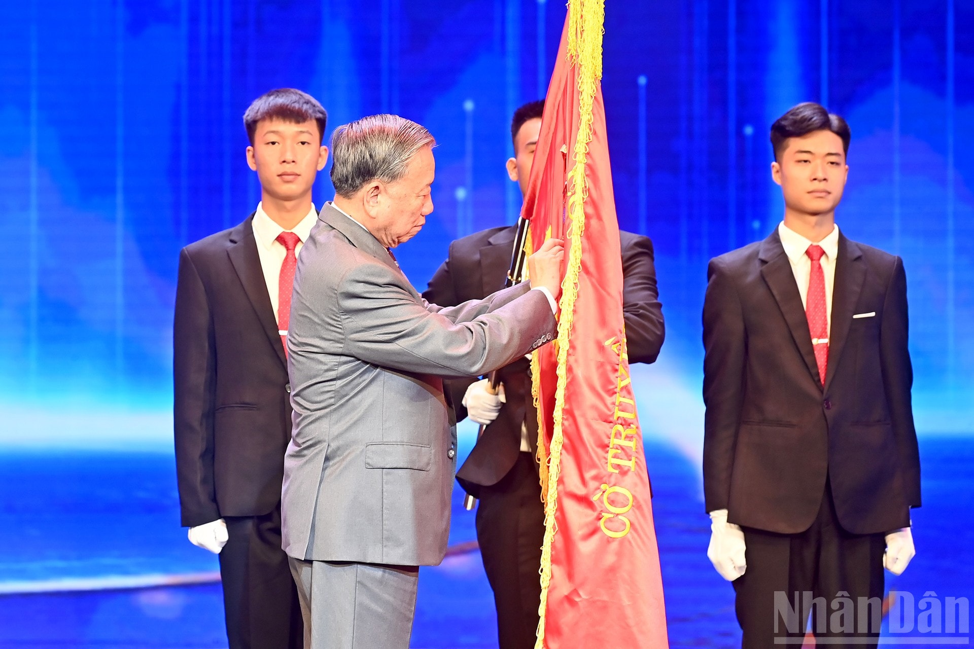 ndo_br_a5-bnd-2902.jpg