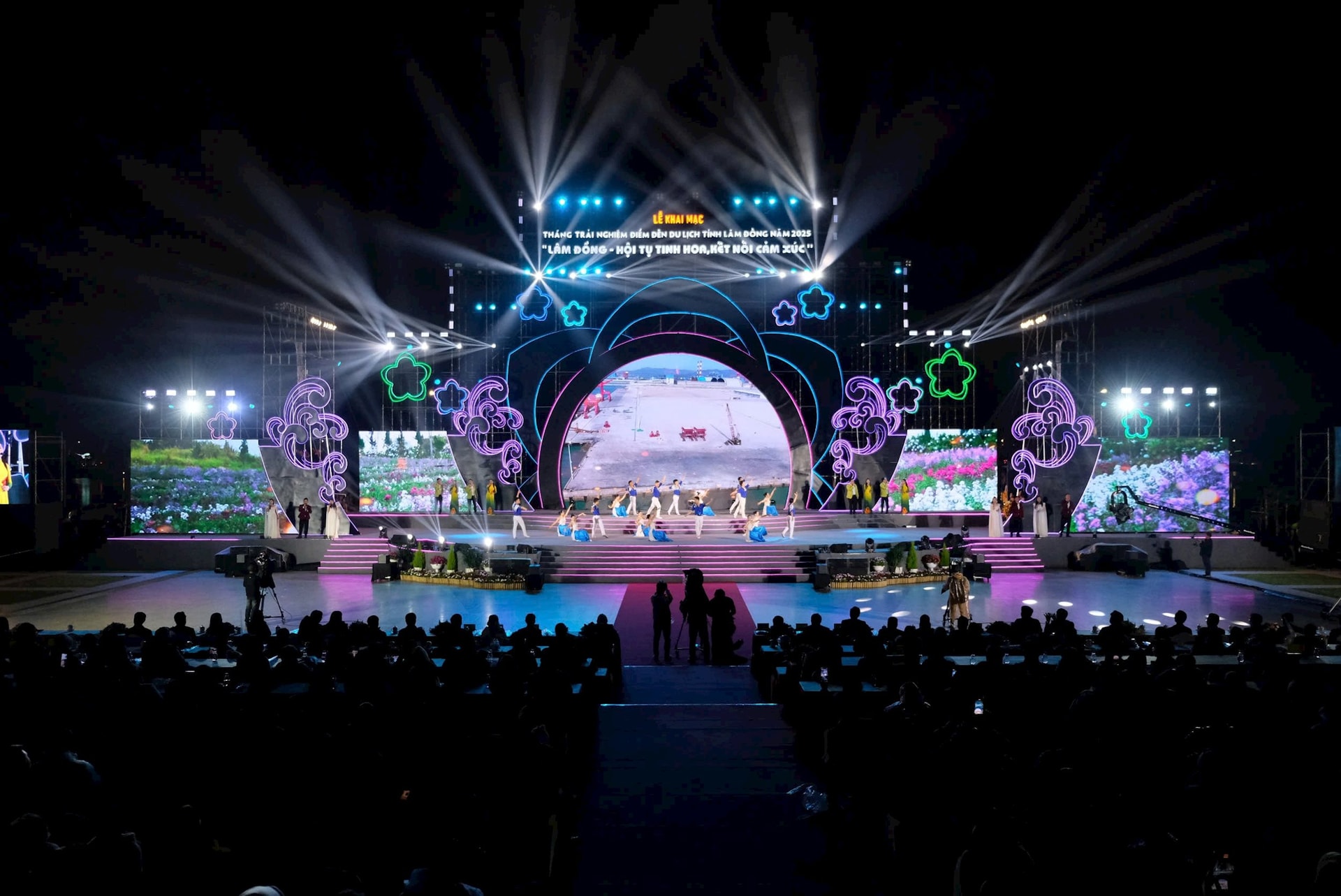 lam-dong-thang-trai-nghiem-du-lich-1.jpg