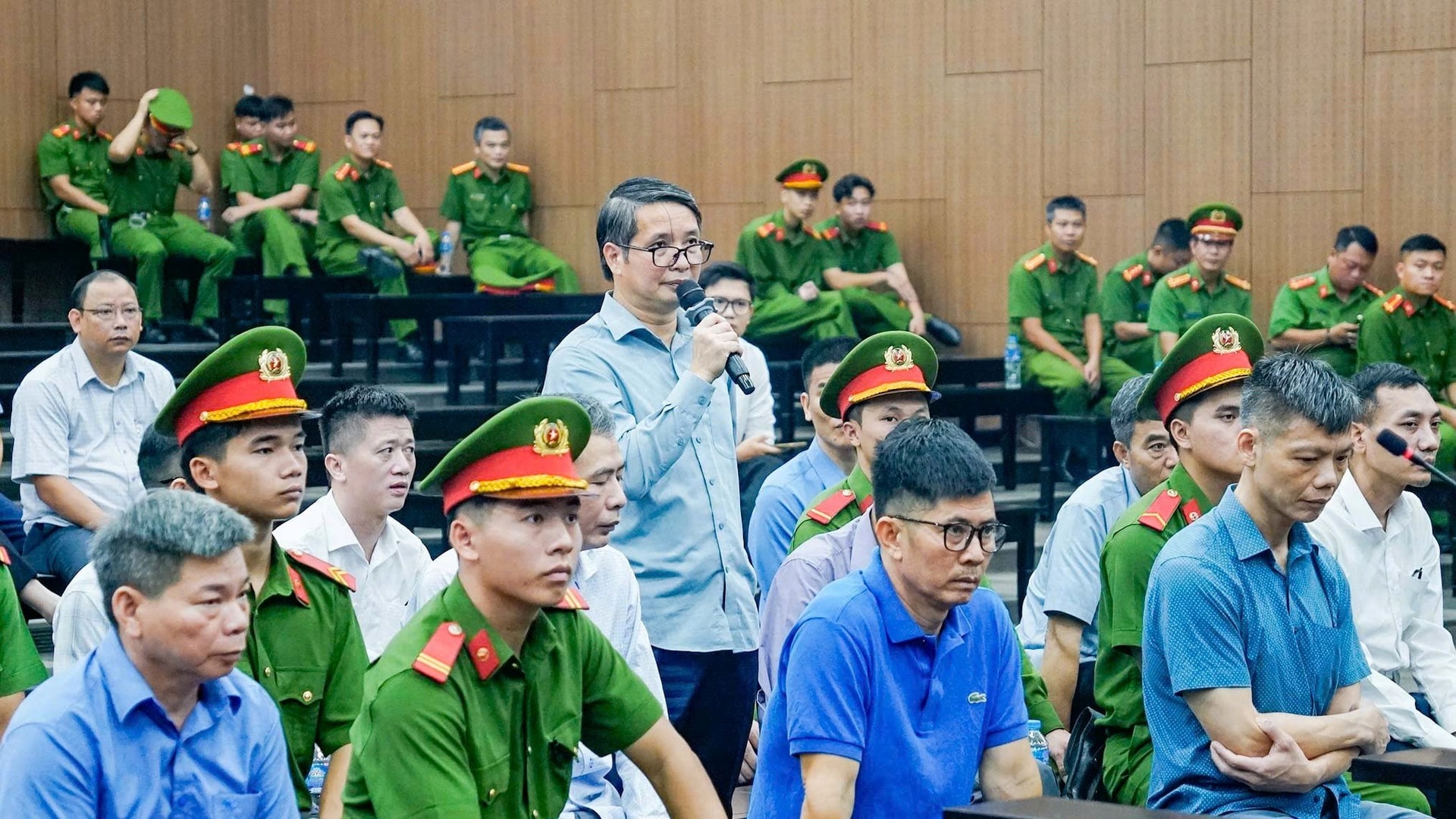 cuu-can-bo-quoc-hoi(1).jpg