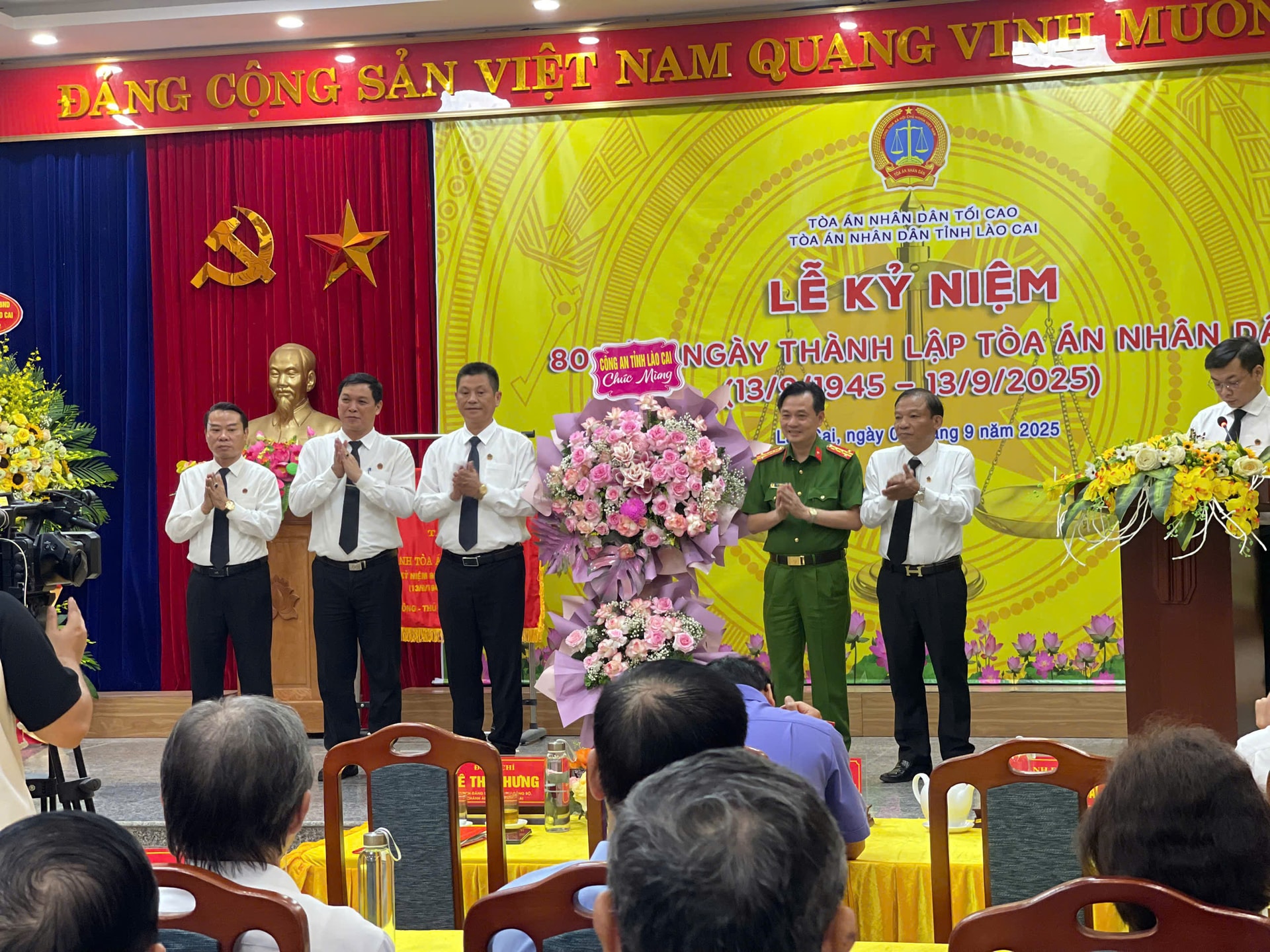 gen-h-tand-ky-niem-80-nam-lao-cai-6.jpg