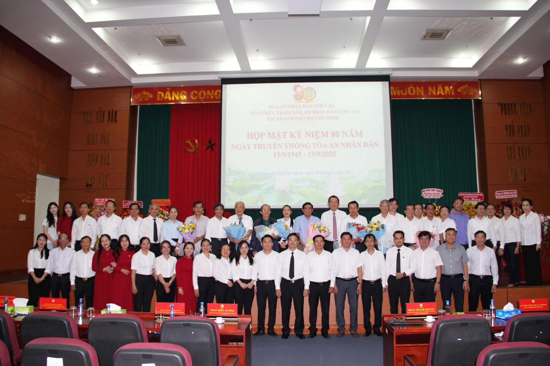 chup-anh-luu-niem(1).jpg