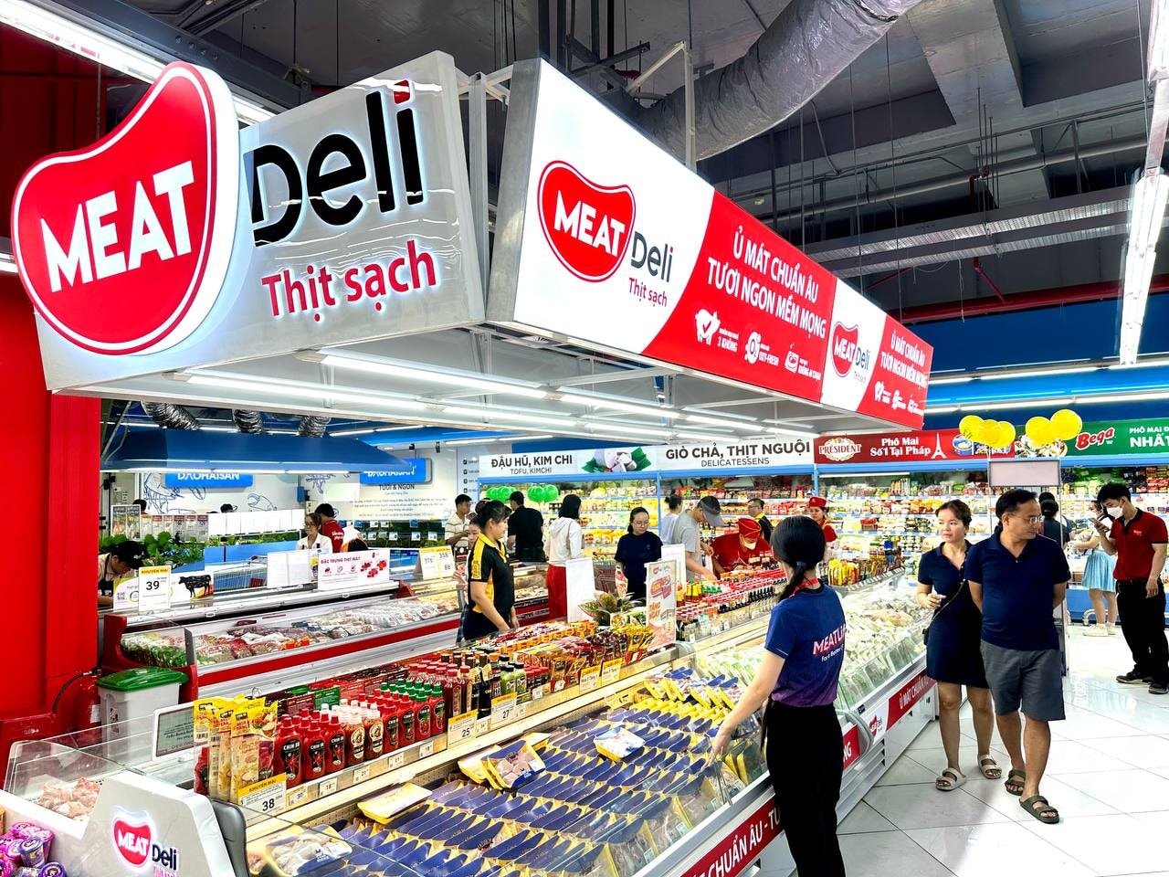 khach-hang-de-dang-tim-thay-cac-san-pham-thit-sach-tuoi-ngon-tai-sieu-thi-winmart.jpg
