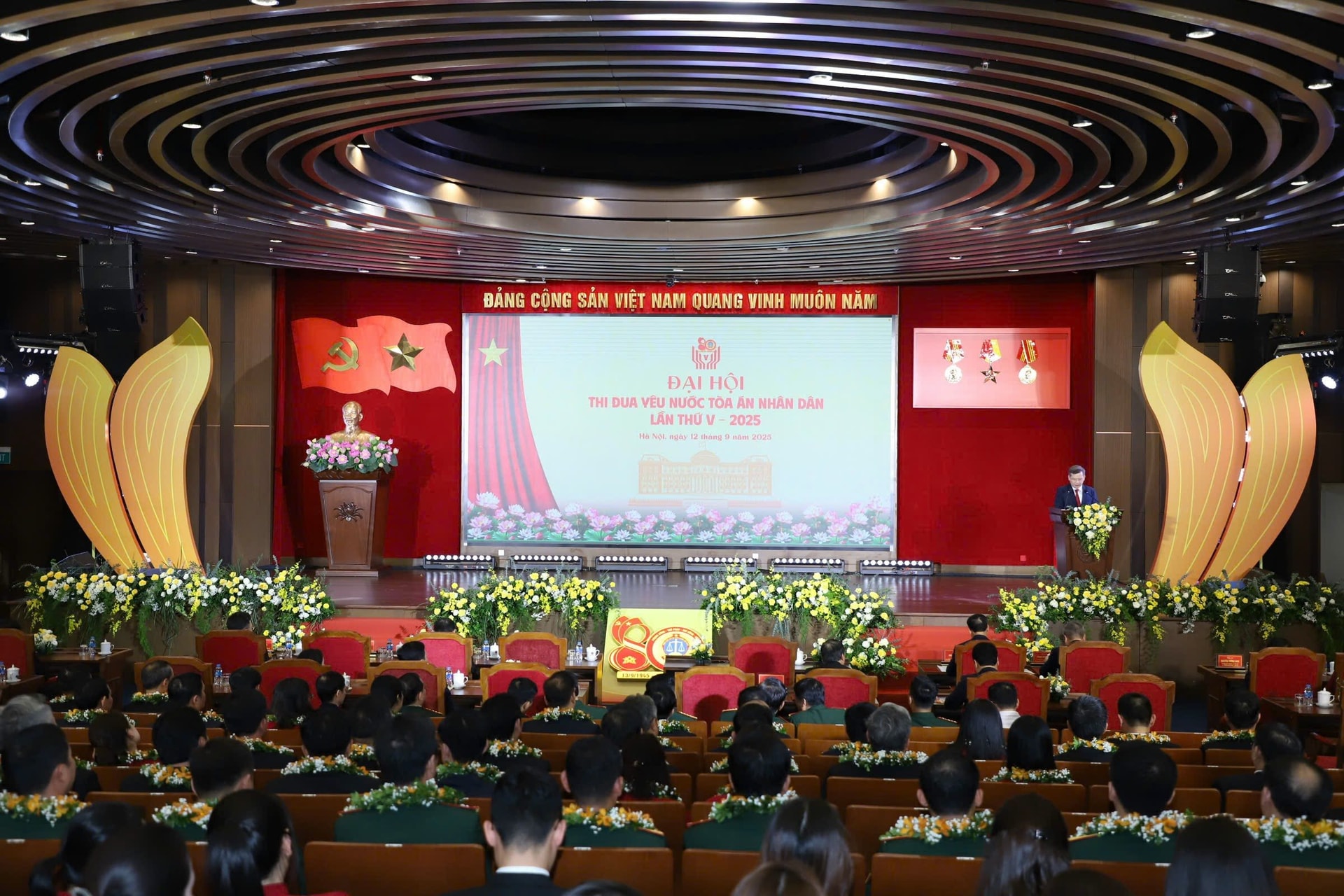 984f606b4afac1a498eb.jpg