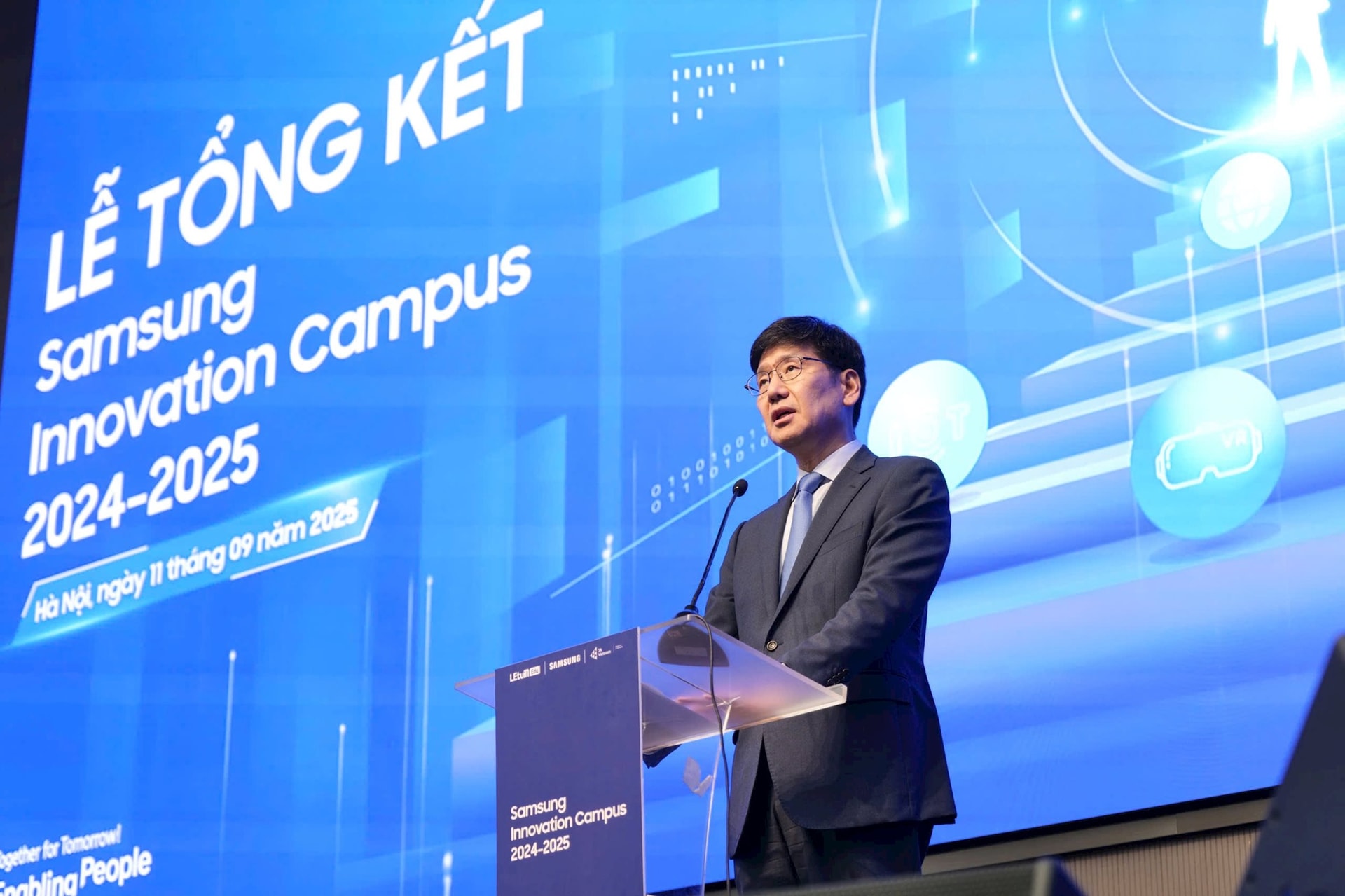 ong-na-ki-hong-tong-giam-doc-samsung-viet-nam-phat-bieu-tai-su-kien.jpg