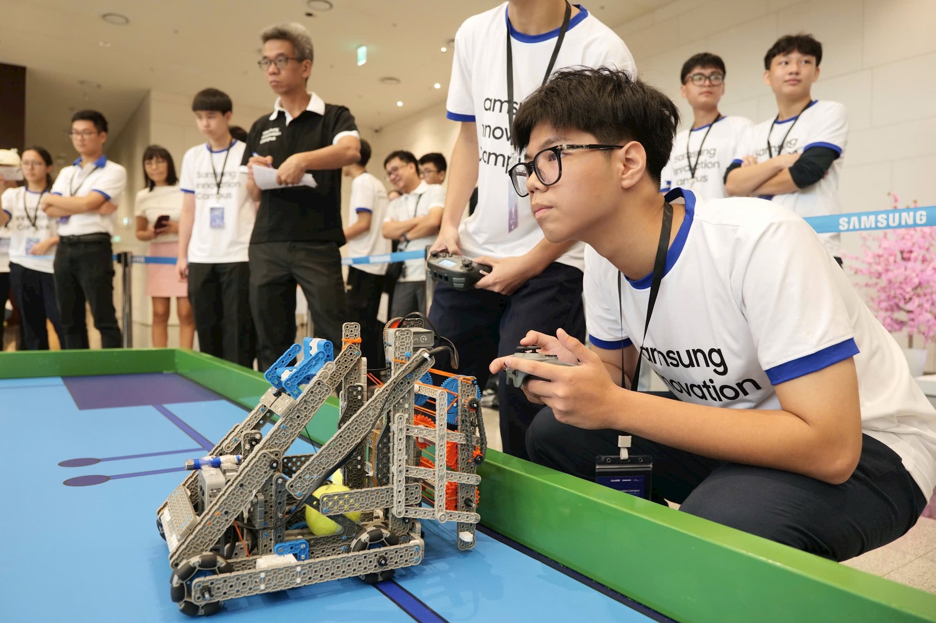 x.cac-doi-thi-tham-gia-cuoc-thi-innovation-tech-challenge.jpg