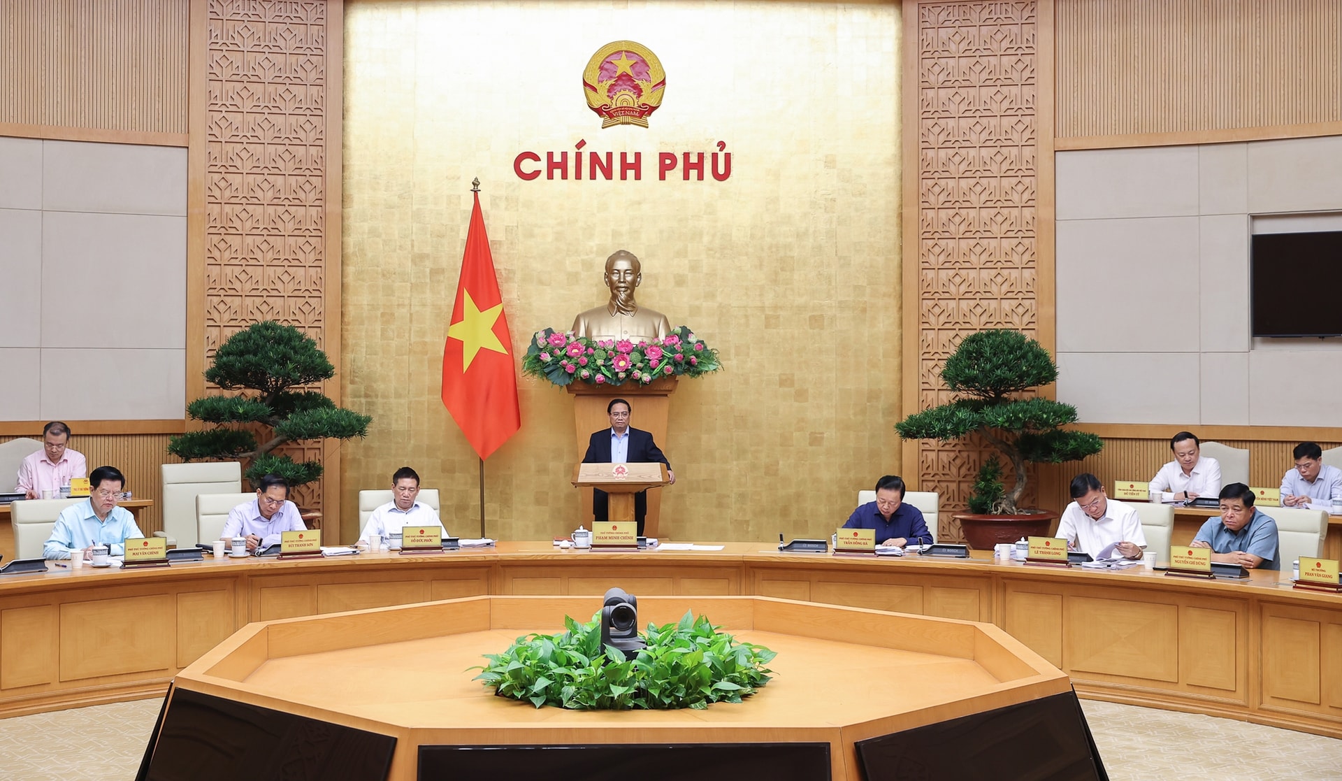 Thủ tướng: Tháo gỡ các vướng mắc pháp luật đang cản trở kiến tạo, phát triển nhanh và bền vững- Ảnh 2.