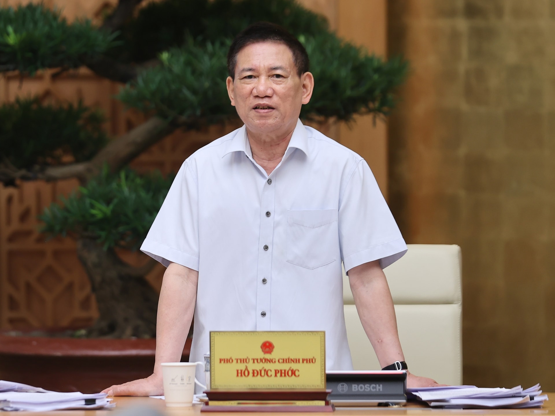 Thủ tướng: Tháo gỡ các vướng mắc pháp luật đang cản trở kiến tạo, phát triển nhanh và bền vững- Ảnh 4.