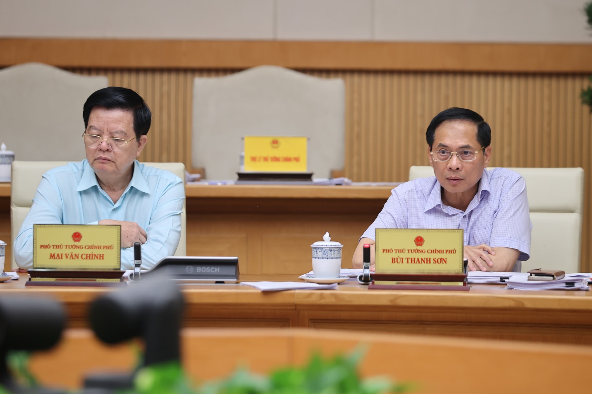 Thủ tướng: Tháo gỡ các vướng mắc pháp luật đang cản trở kiến tạo, phát triển nhanh và bền vững- Ảnh 6.
