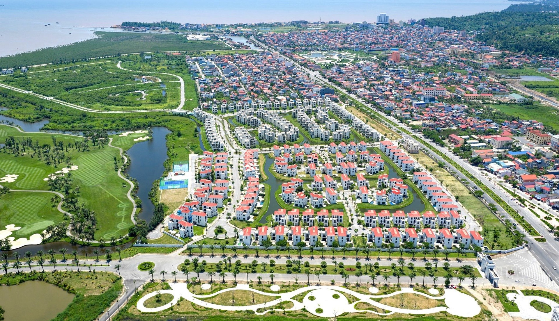 01-ruby-coastal-city.jpg