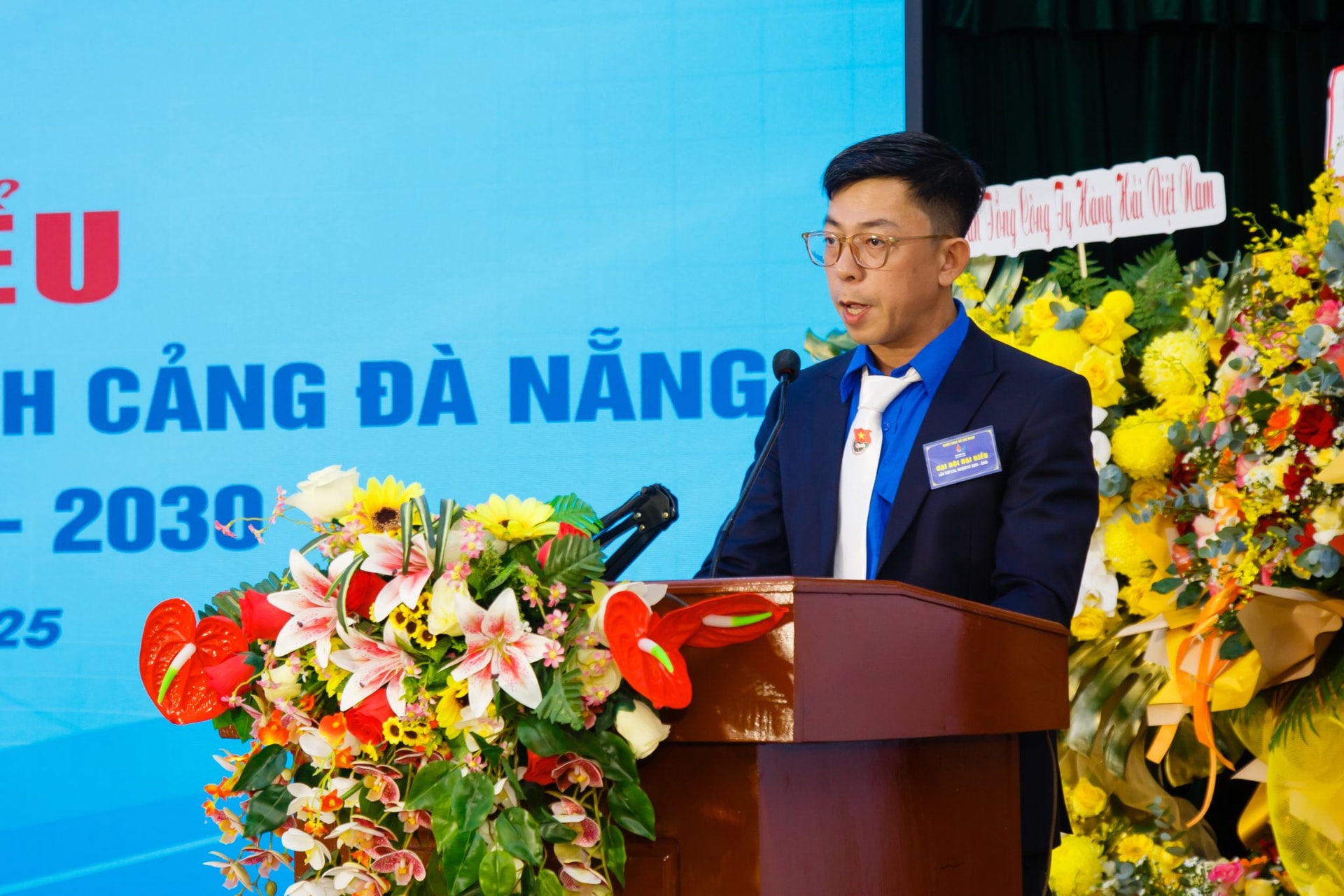 doan-thanh-nien-cang-da-nang3.jpg