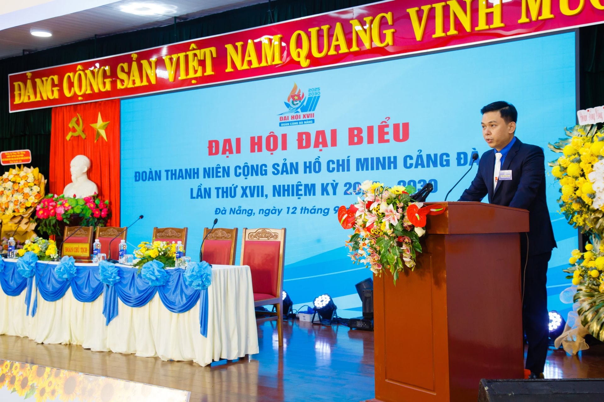 doan-thanh-nien-cang-da-nang4.jpg