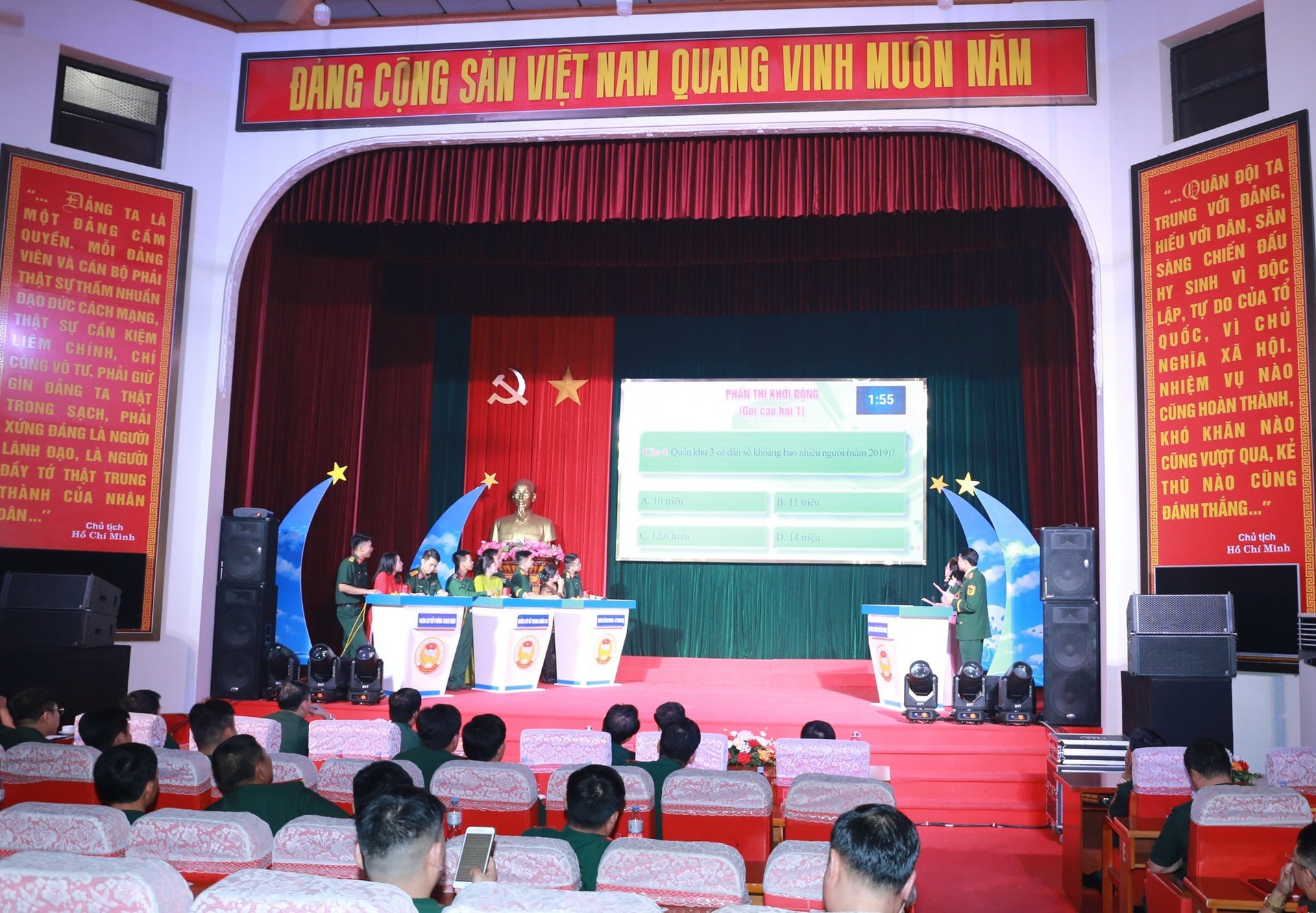 06_quang-canh-hoi-thi-9ab5bf2f3fa048faa9900bbdb97f1bdf.jpg