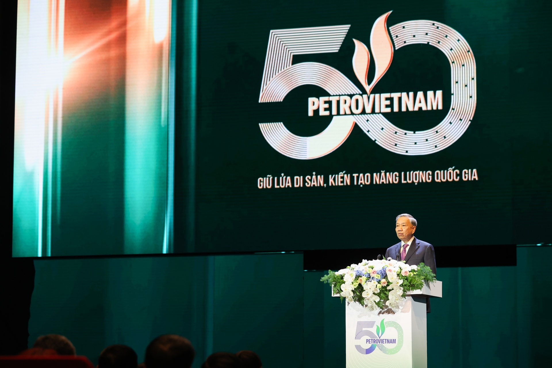 Phát biểu của Tổng Bí thư Tô Lâm tại Lễ kỷ niệm 50 năm thành lập Petrovietnam- Ảnh 2.