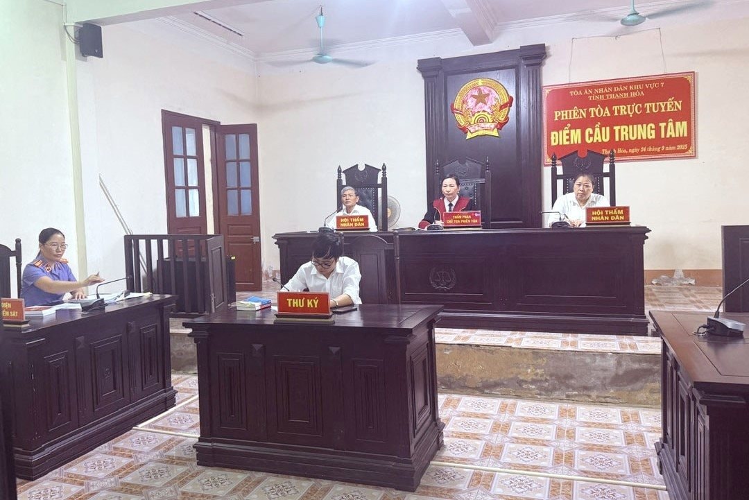 phien_toa_truc_tuyen2.jpg