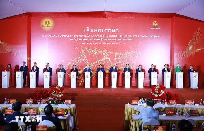 ttxvn-thu-tuong-khu-cong-nghiep-tan-trao-hai-phong-7.jpg