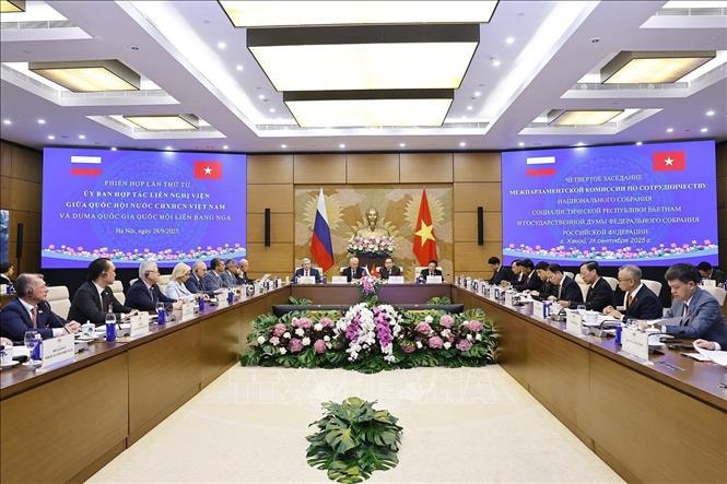 Chủ tịch Quốc hội Trần Thanh Mẫn hội đàm với Chủ tịch Duma Quốc gia Nga Vyacheslav Volodin- Ảnh 4.