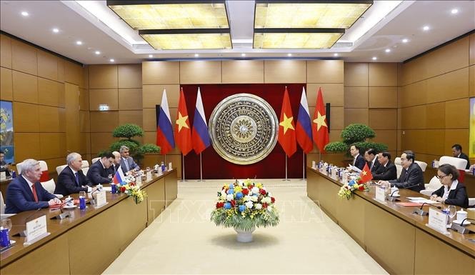 Chủ tịch Quốc hội Trần Thanh Mẫn hội đàm với Chủ tịch Duma Quốc gia Nga Vyacheslav Volodin- Ảnh 3.
