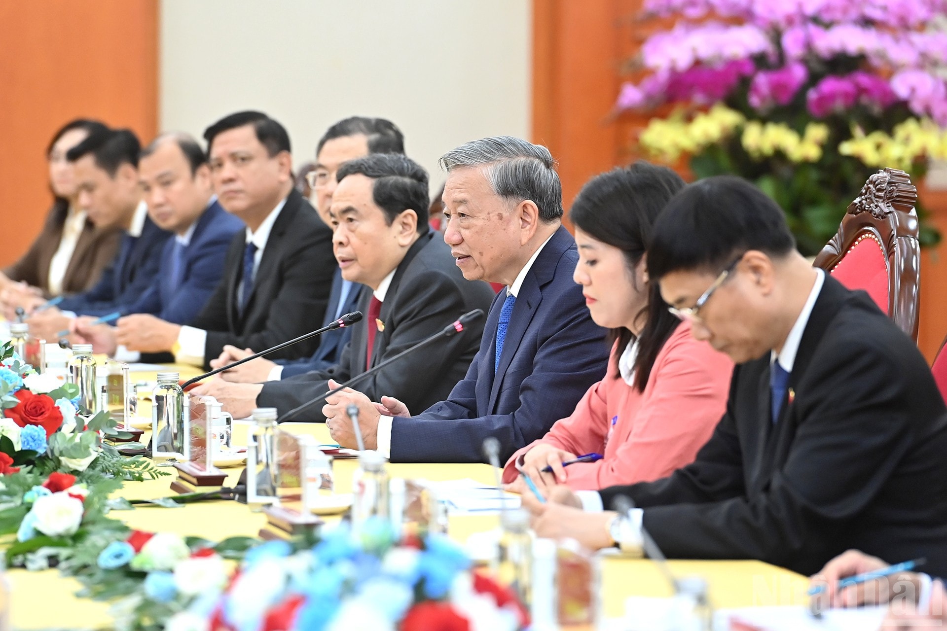 ndo_br_a4-bnd-9103.jpg