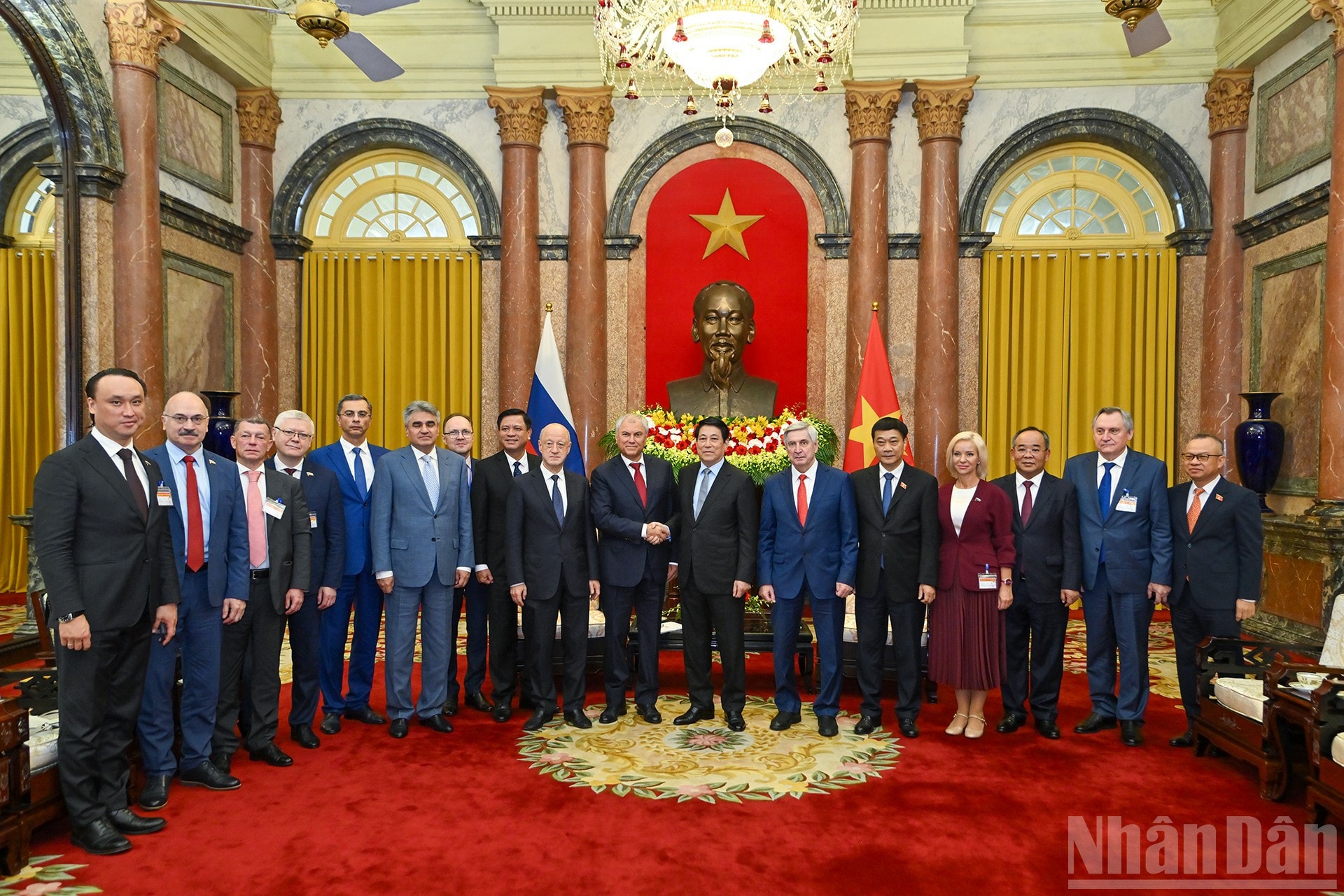 ndo_br_chi-4400.jpg
