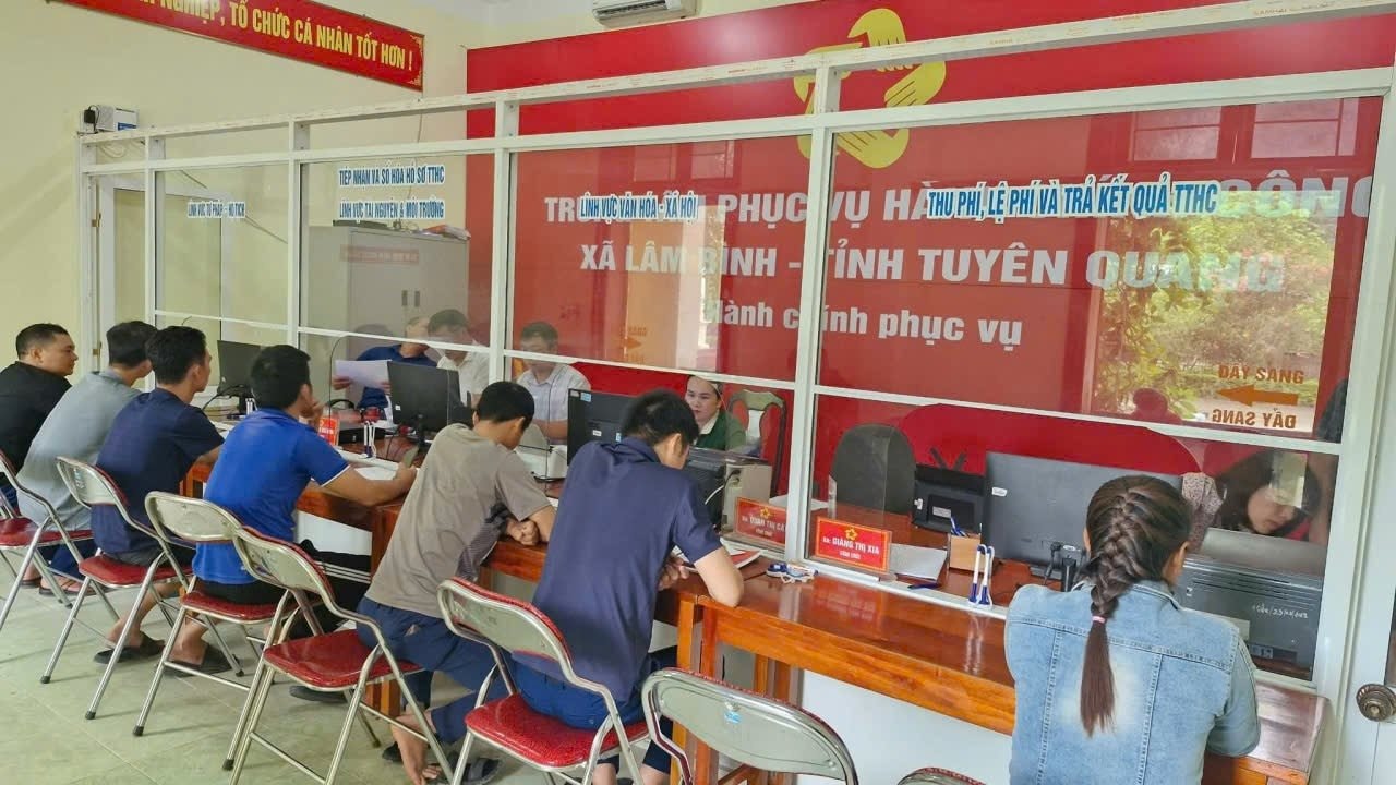 trung-tam-dich-vu-hanh-chinh-cong-xa-lam-binh-tuyen-quang..jpg