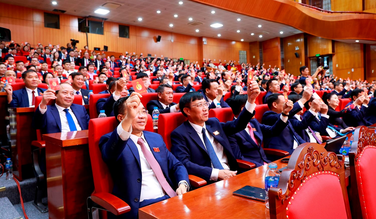 bieu-quyet-1.jpg