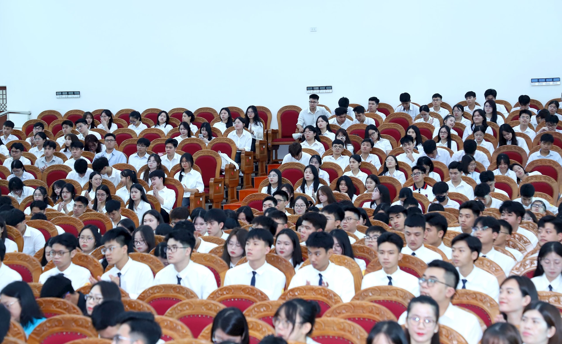 hvta-khai-giang-12-.jpg