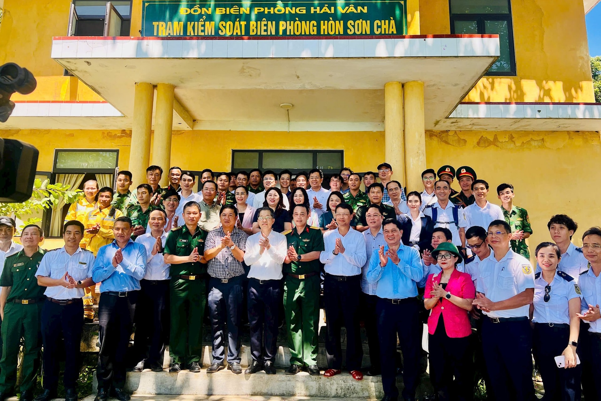 2-10-lam-viec9.jpg