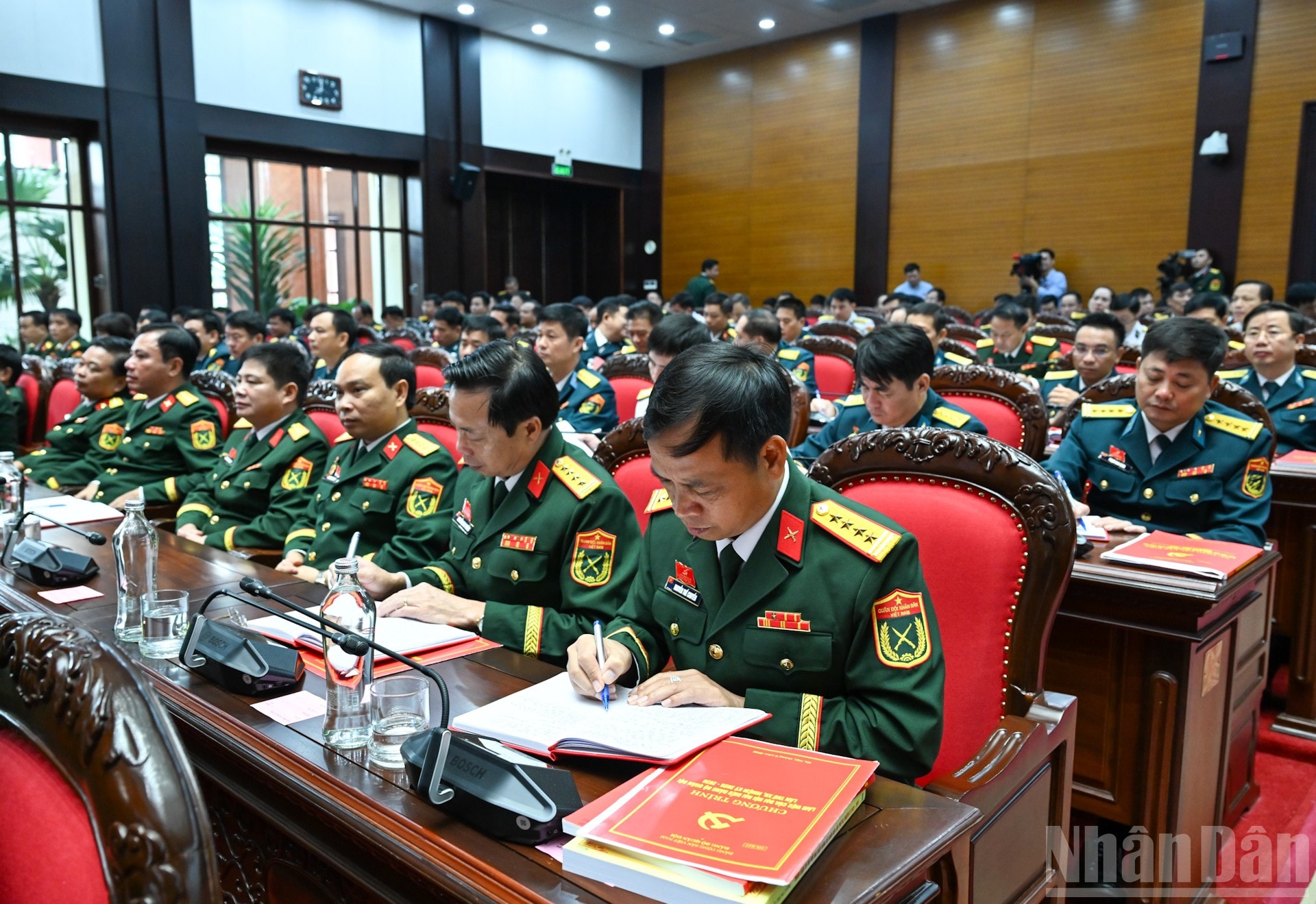 ndo_br_6-8194.jpg