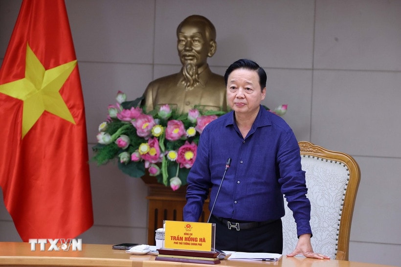 Phó Thủ tướng Trần Hồng Hà phát biểu chỉ đạo cuộc họp. (Ảnh: Văn Điệp/TTXVN)