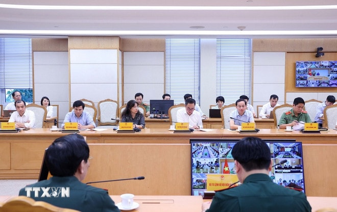 ttxvn-pho-thu-tuong-tran-hong-ha-hop-ung-pho-con-bao-matmo2.jpg