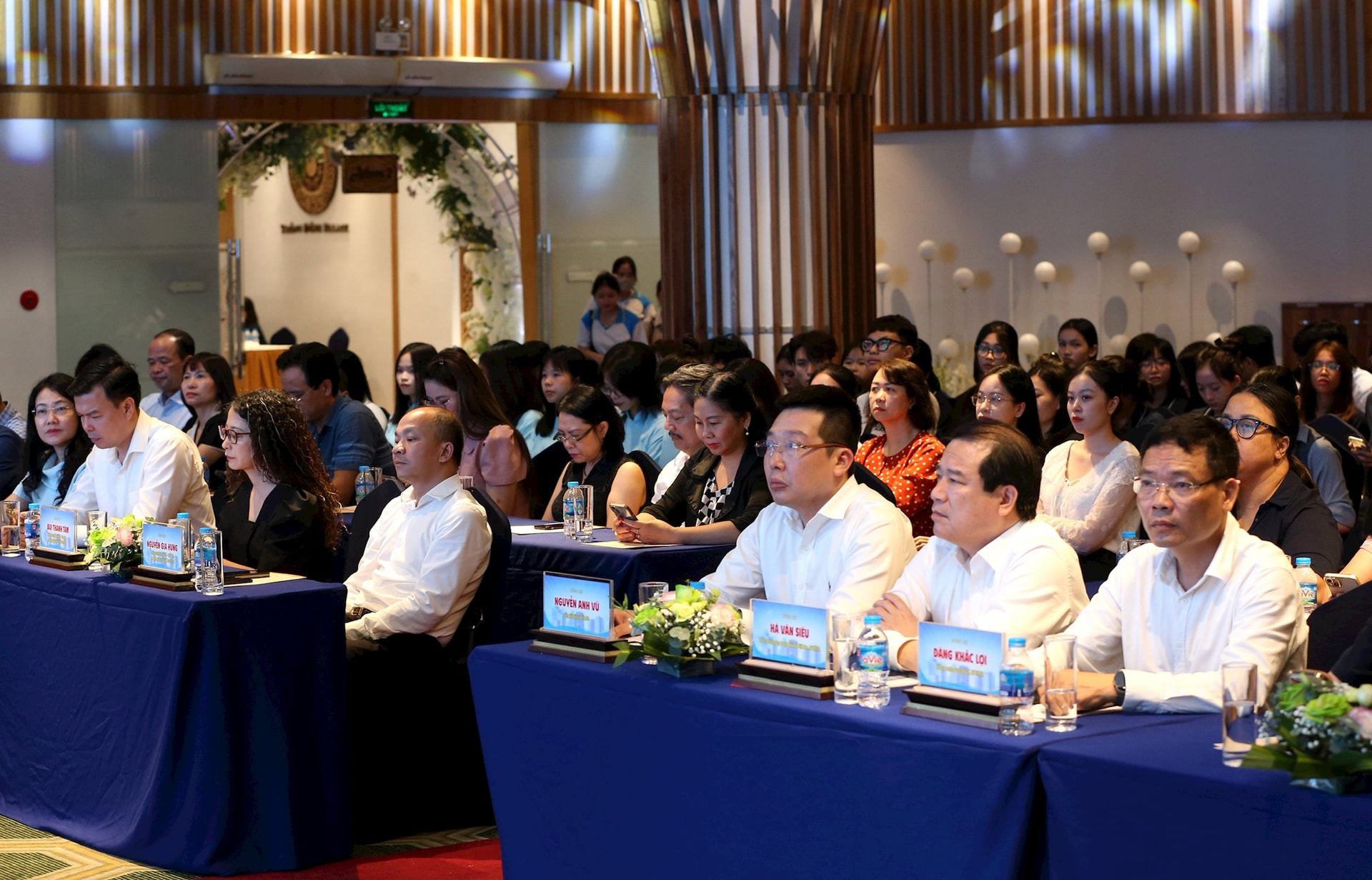 phat-dong-chuong-trinh(2).jpg