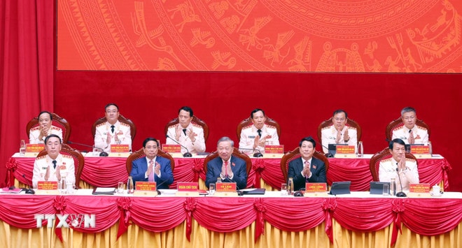 ttxvn-tong-bi-thu-to-lam-du-dai-hoi-dai-bieu-dang-bo-cong-an-trung-uong8.jpg
