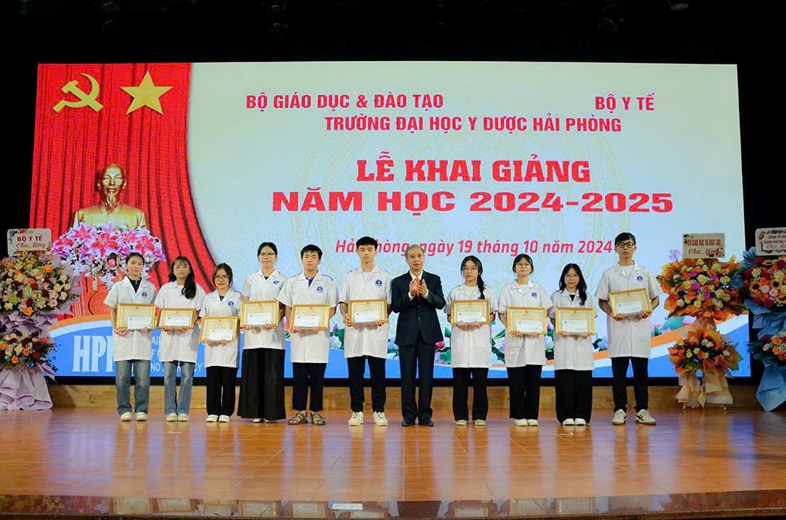z7080522625063_f3ccf034a0a0d9ba27104d8f48597ea5.jpg
