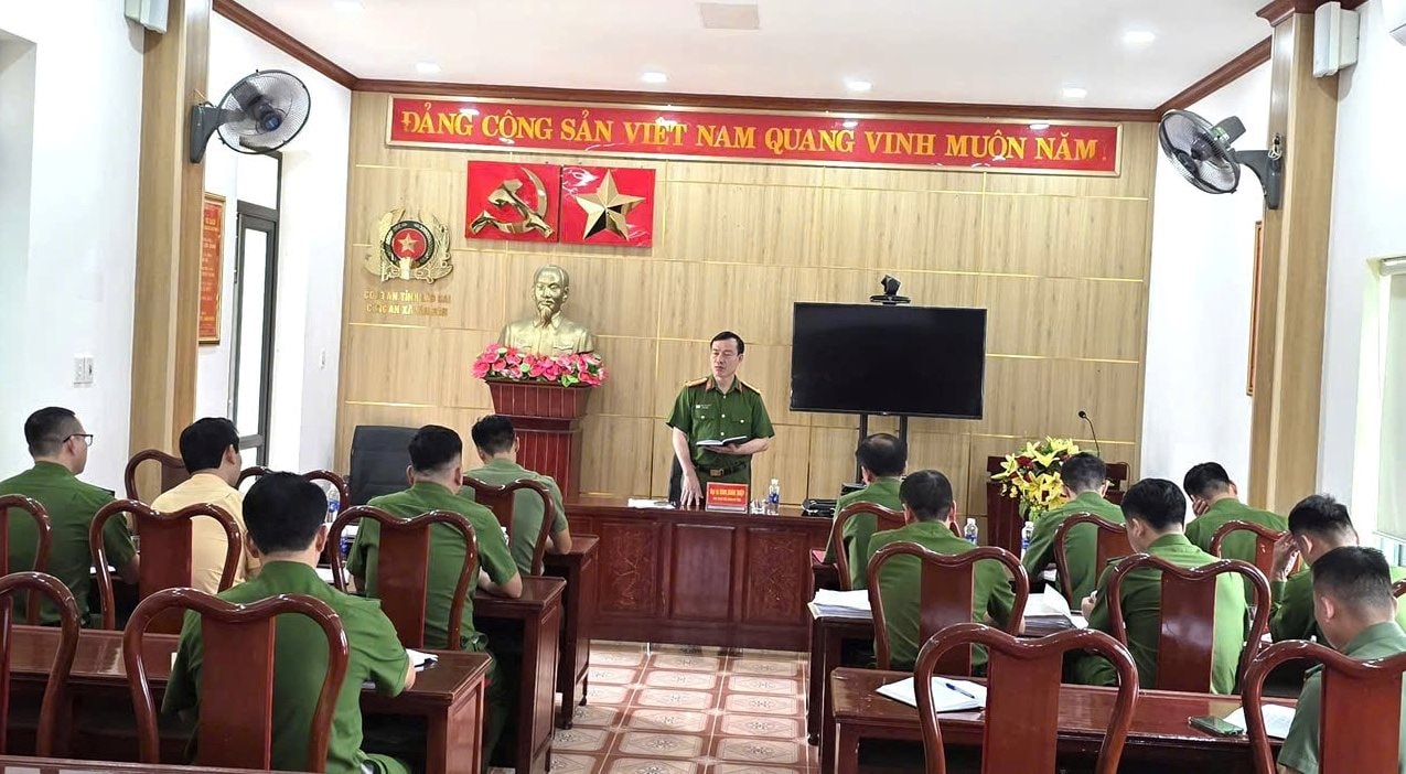 hoi-truong.jpg