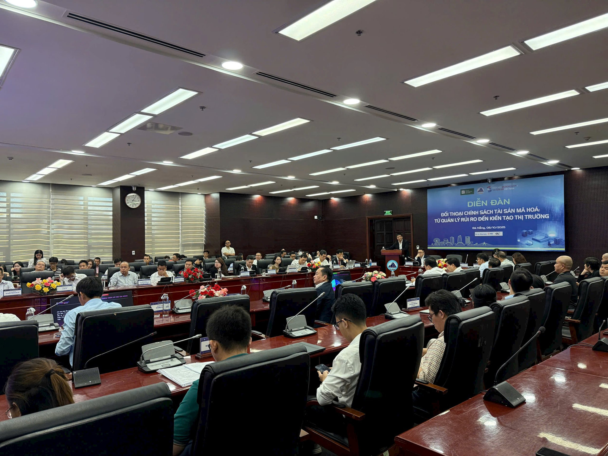 8-10-hoi-thao9.jpg
