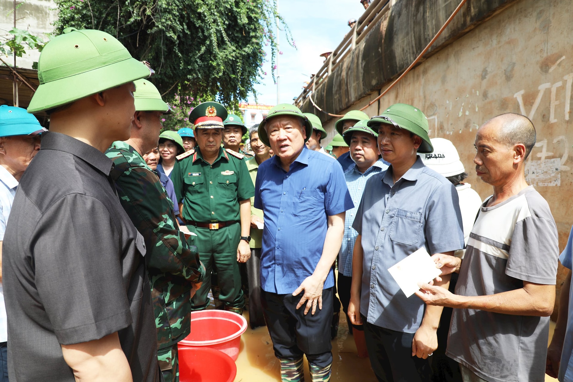 anh-5-nguyen-hoa-binh(1).jpg