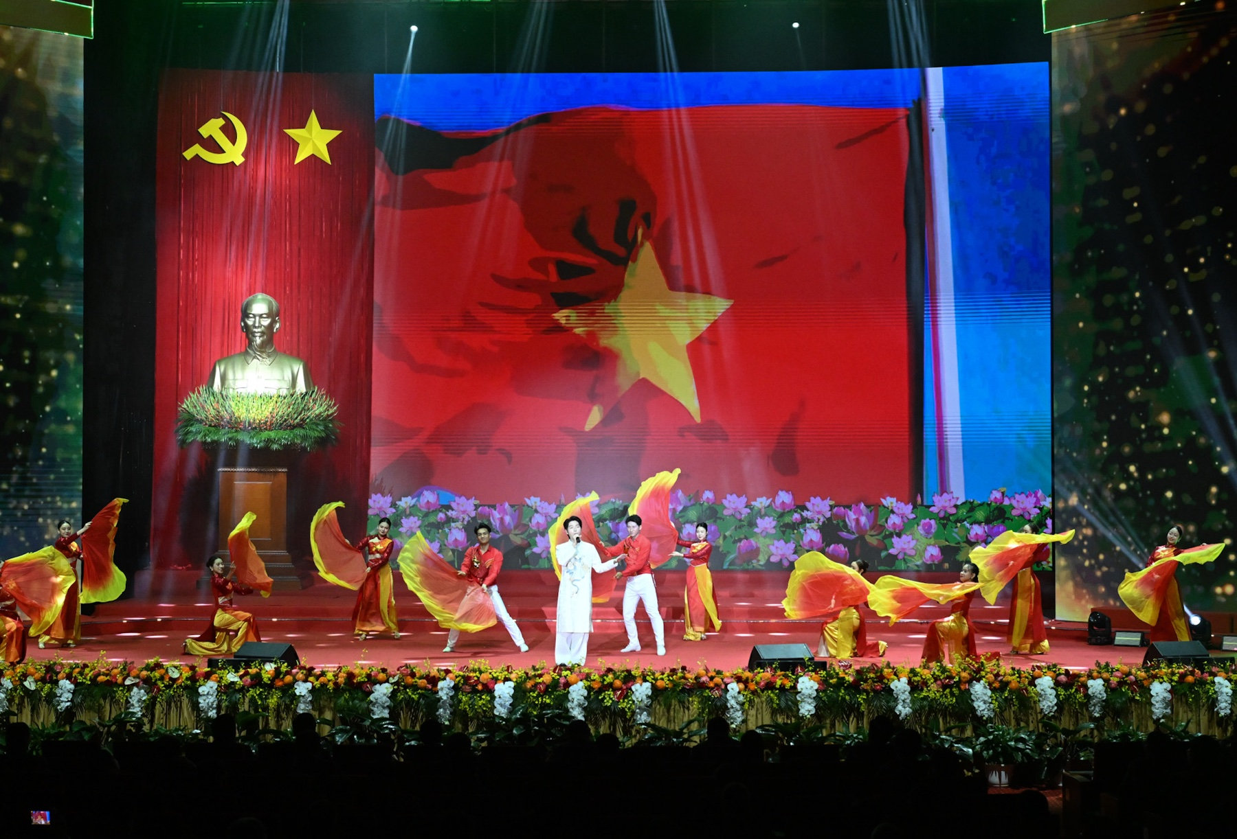 Đại hội Đảng bộ Chính phủ lần thứ I tiến hành phiên trù bị- Ảnh 8. Đại hội Đảng bộ Chính phủ lần thứ I tiến hành phiên trù bị- Ảnh 8.