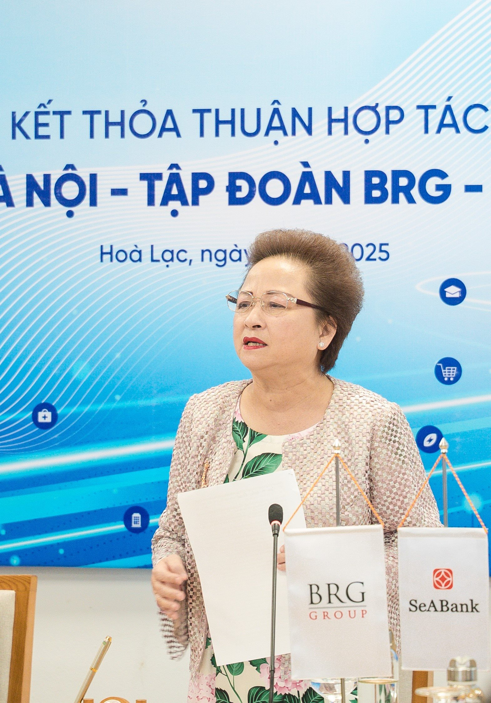 01-ba-nguyen-thi-nga-chu-tich-tap-doan-brg-pho-chu-tich-thuong-truc-hoi-doanh-nhan-tu-nhan-viet-nam.jpg
