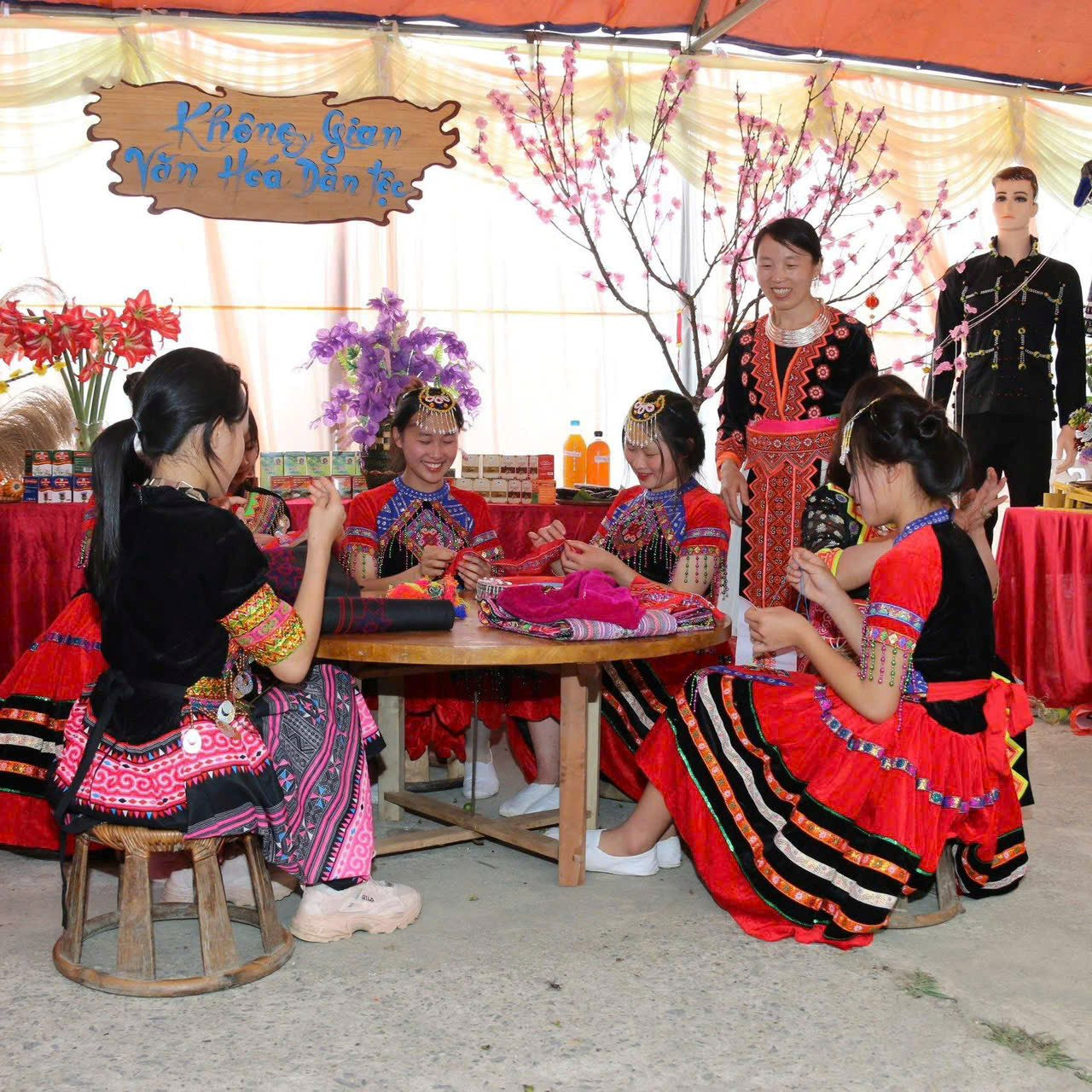 5.-khong-gian-van-hoa-cac-dan-toc-o-truong-hoc.jpg