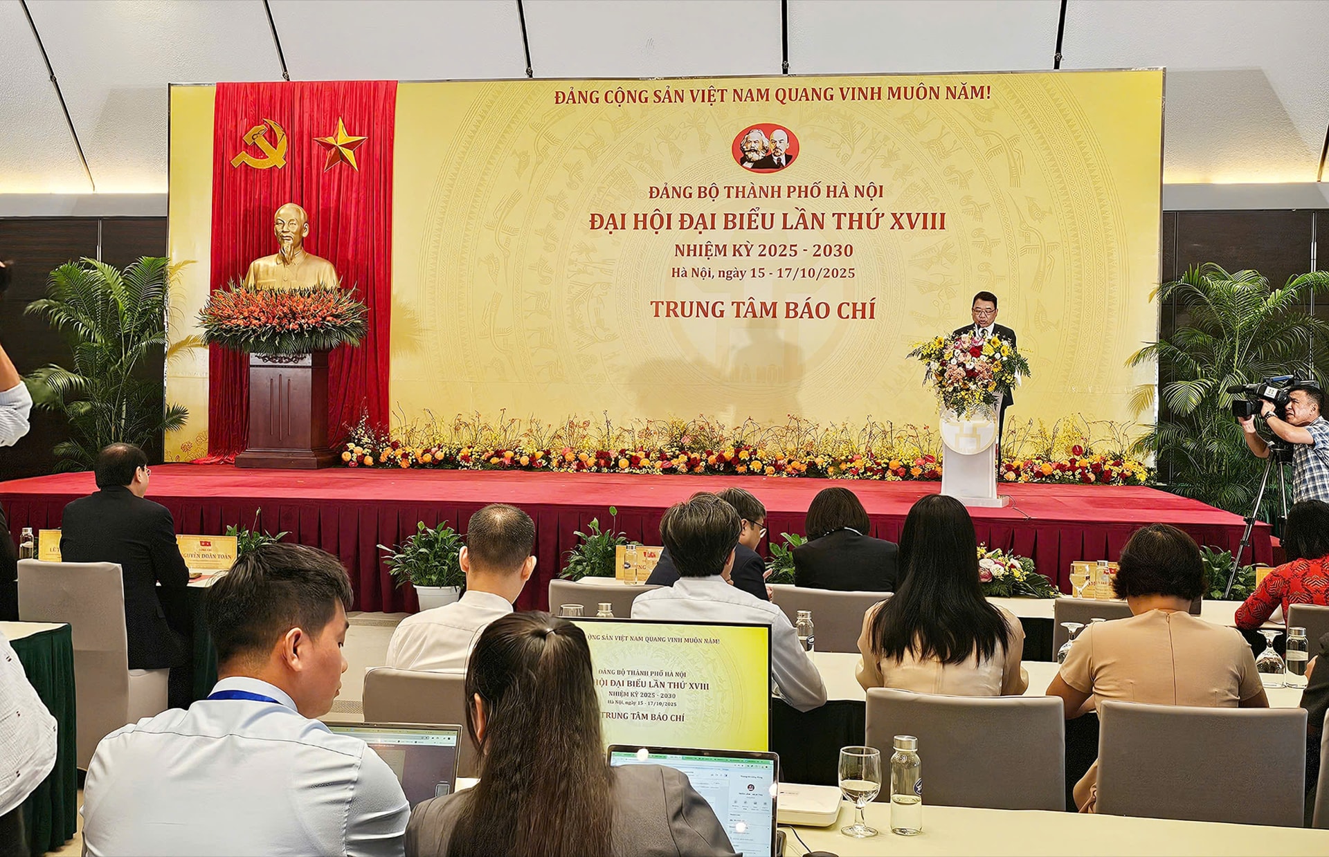 ha-noi-khai-truong-tam-tam-bao-chi2.jpg